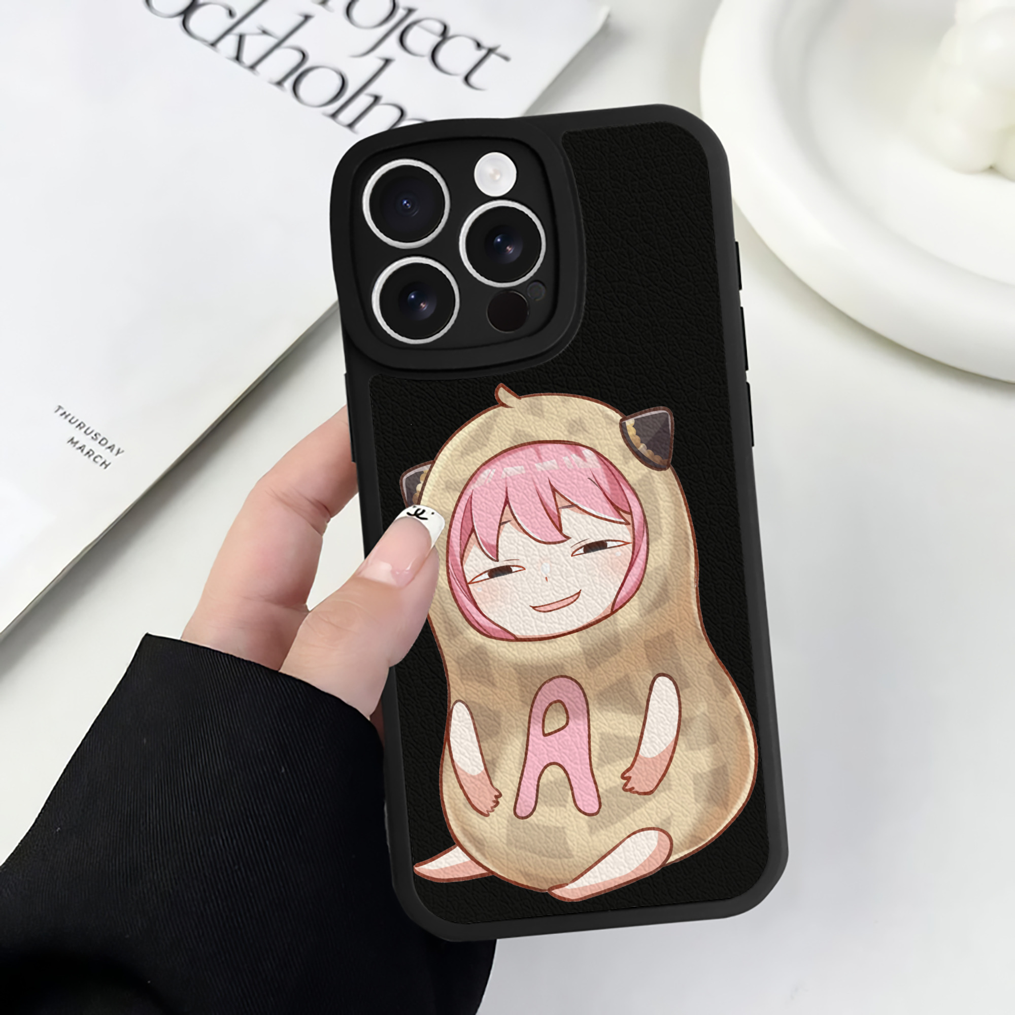 （画像用） SPY×FAMILY间谍家家酒 【iPhone 16シリーズ対応】シリコンスマホケース（レザー調） 材質：シリコン